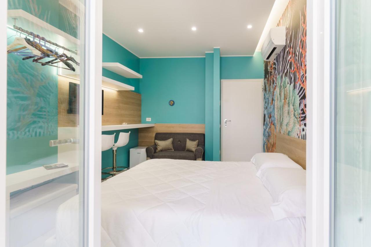 Abissi Room One Step From The Sea Trani Exterior photo